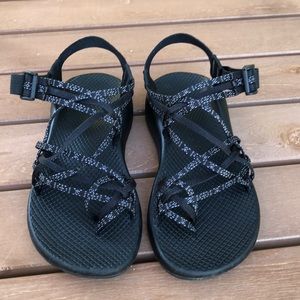 Chaco zx3 Sandals, Women’s size 9. Hella strappy!